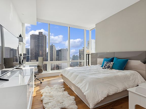 3rd image of 325 Lexington Ave APT 29C