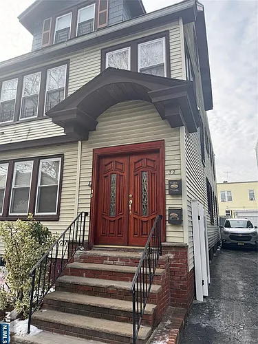 32 Underwood St Photo 1