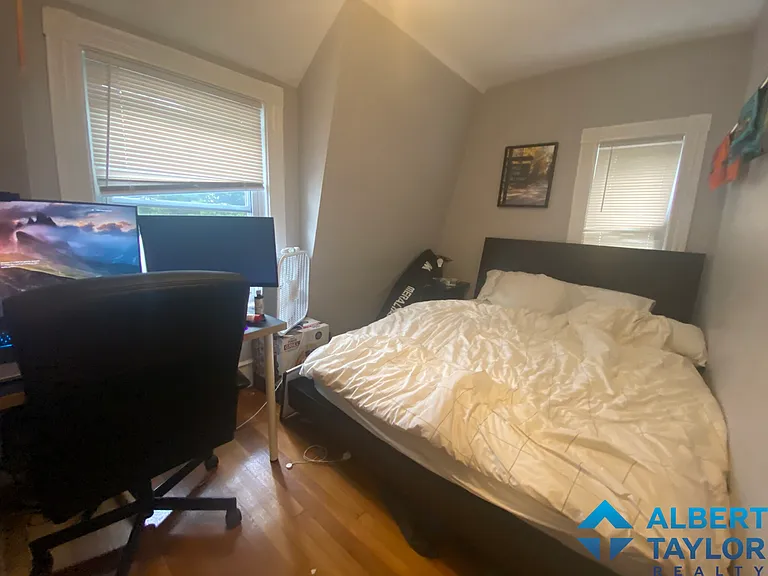 32 Touro Ave #1 — Photo 10