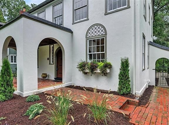 3rd image of 4410 Forest Hill Ave