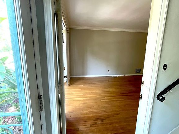 5th image of 3200 Rowena Ave #3204-2
