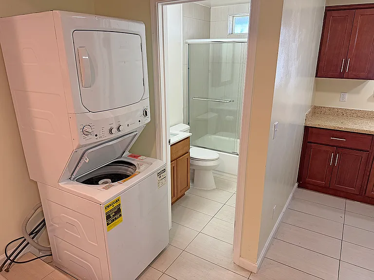 2539 Grande Vista Ave #2 — Photo 3