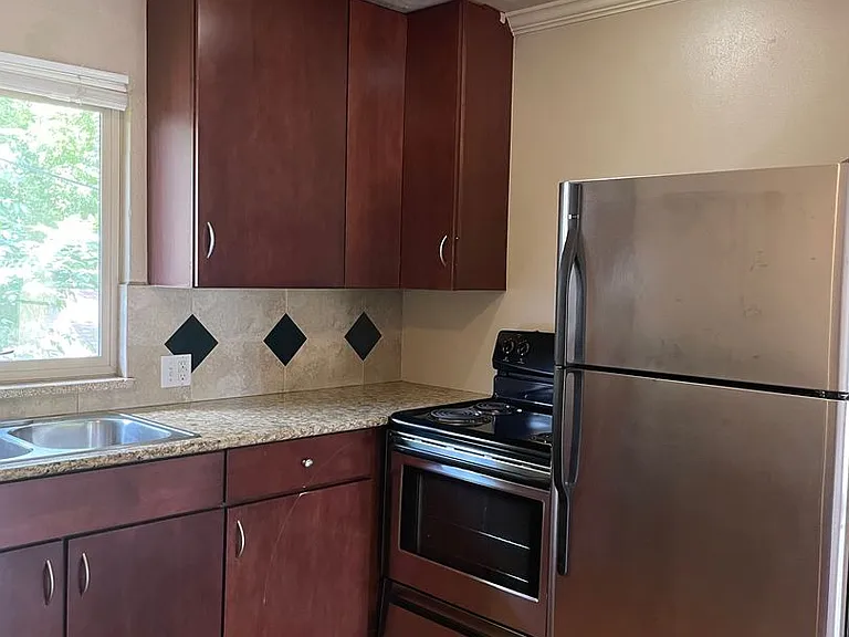 125 E Mrytle Flats — Photo 58