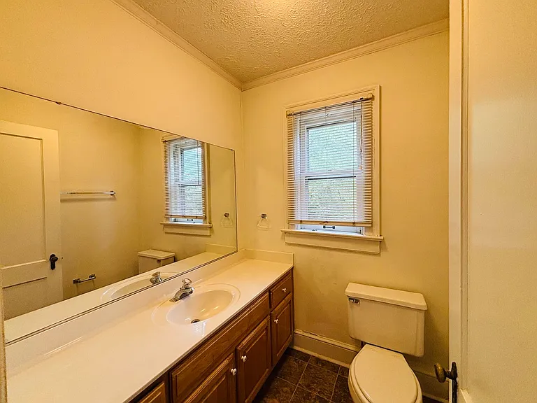 606 Preston Ave — Photo 6