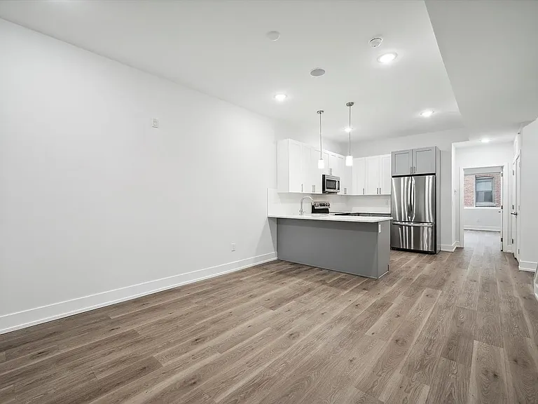 2107 N Fairhill St #D40 — Photo 6