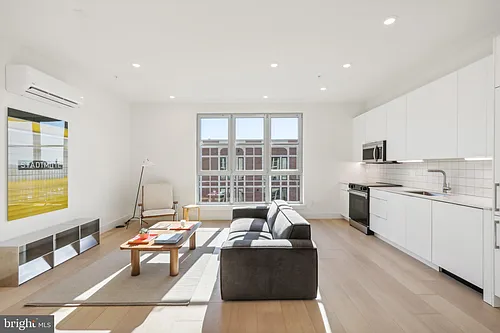 2406 Frankford Ave Photo 1