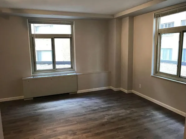 2401 H St NW APT 210, Washington, DC 20037