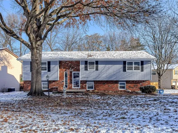 3000 Topeka Ln, Lawrence, KS 66047