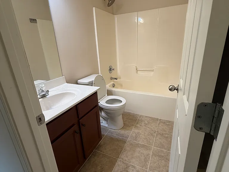 104 Thorncrest Ct — Photo 16