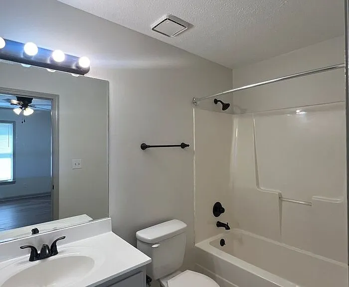 4421 Spring Bay Ct — Photo 6