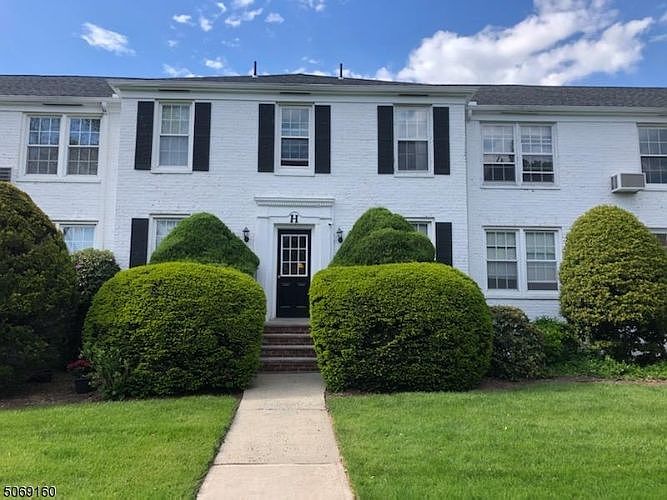 1st image of 101 Gates Ave #H9