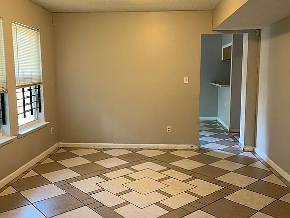 4th image of 2060 Oak Park Ln