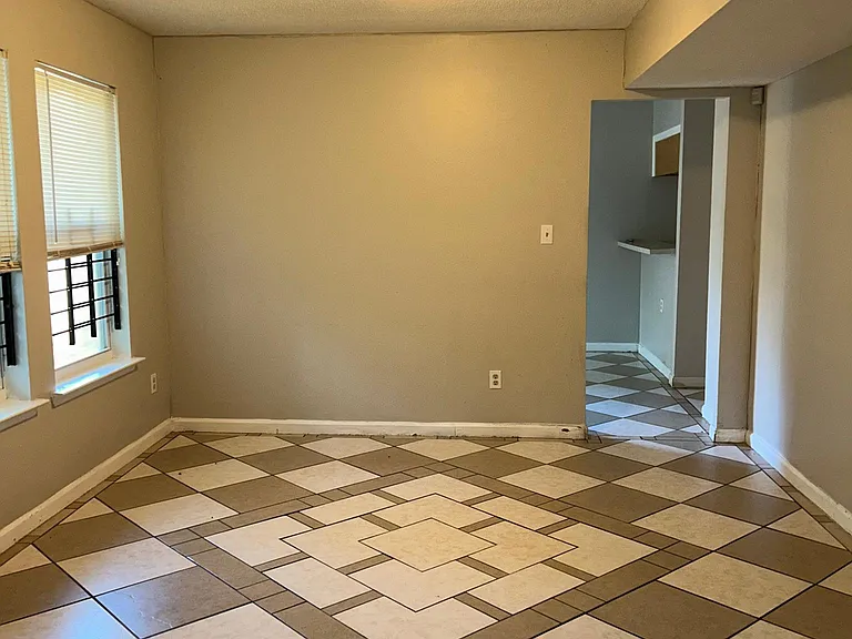 2060 Oak Park Ln — Photo 4
