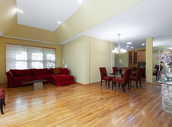 2nd image of 1412 Ashbury Dr