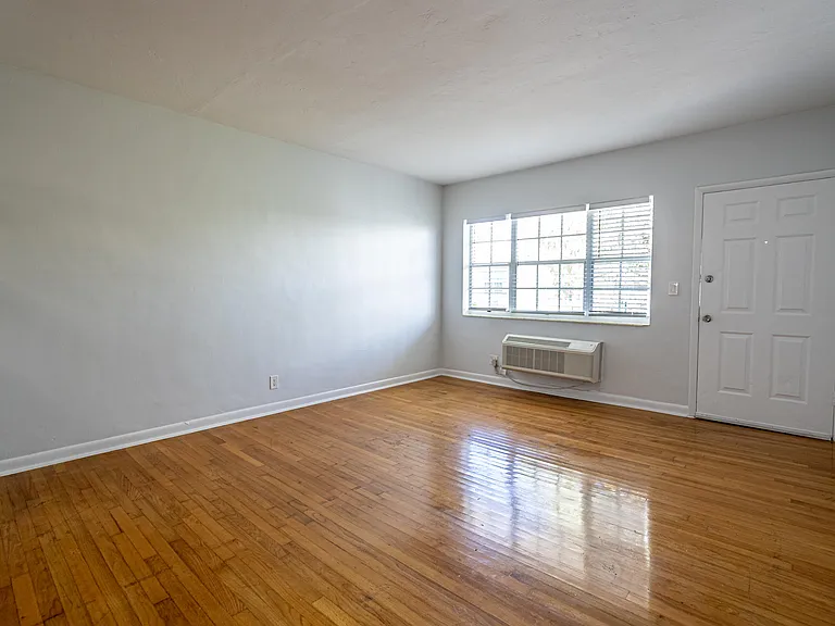 320 84th St #8 — Photo 15