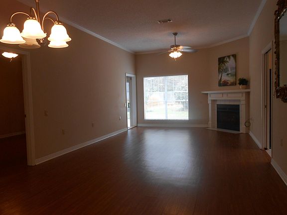 3rd image of 1328 Greenvista Ln