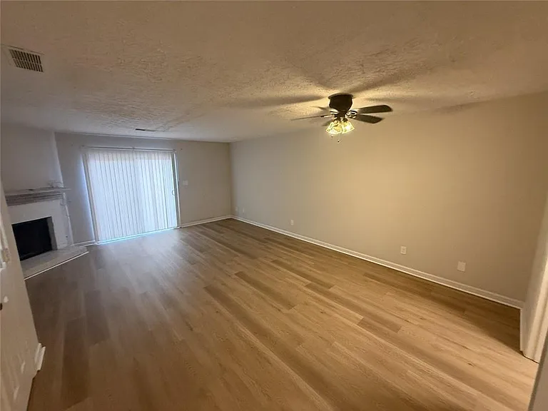 2906 Webb Bridge Rd — Photo 6