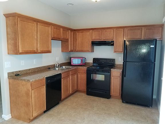 4th image of 713 Amanda Ct