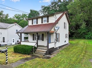 16 Community Springs Ct, Rochester, PA 15074