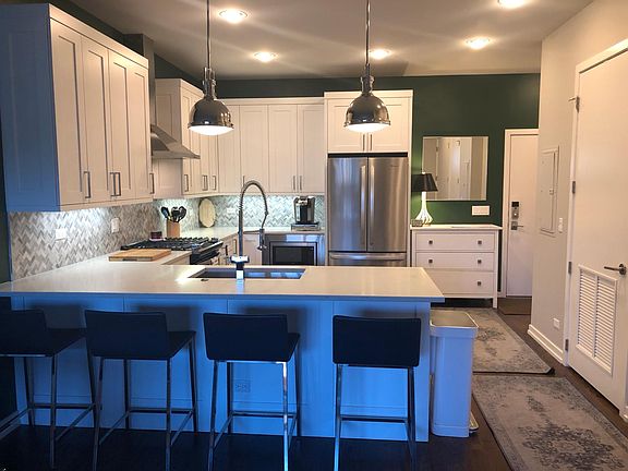 2nd image of 5 N Oakley Blvd APT 203