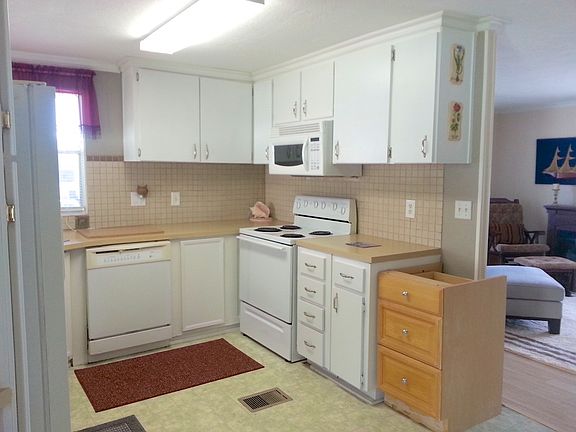 4th image of 7634 Homer Ave