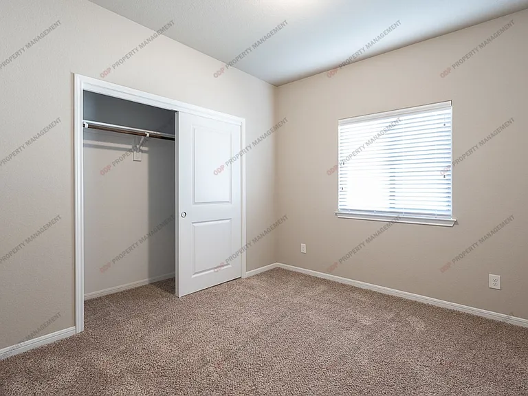 1242 Lakeway Crossing Dr — Photo 13
