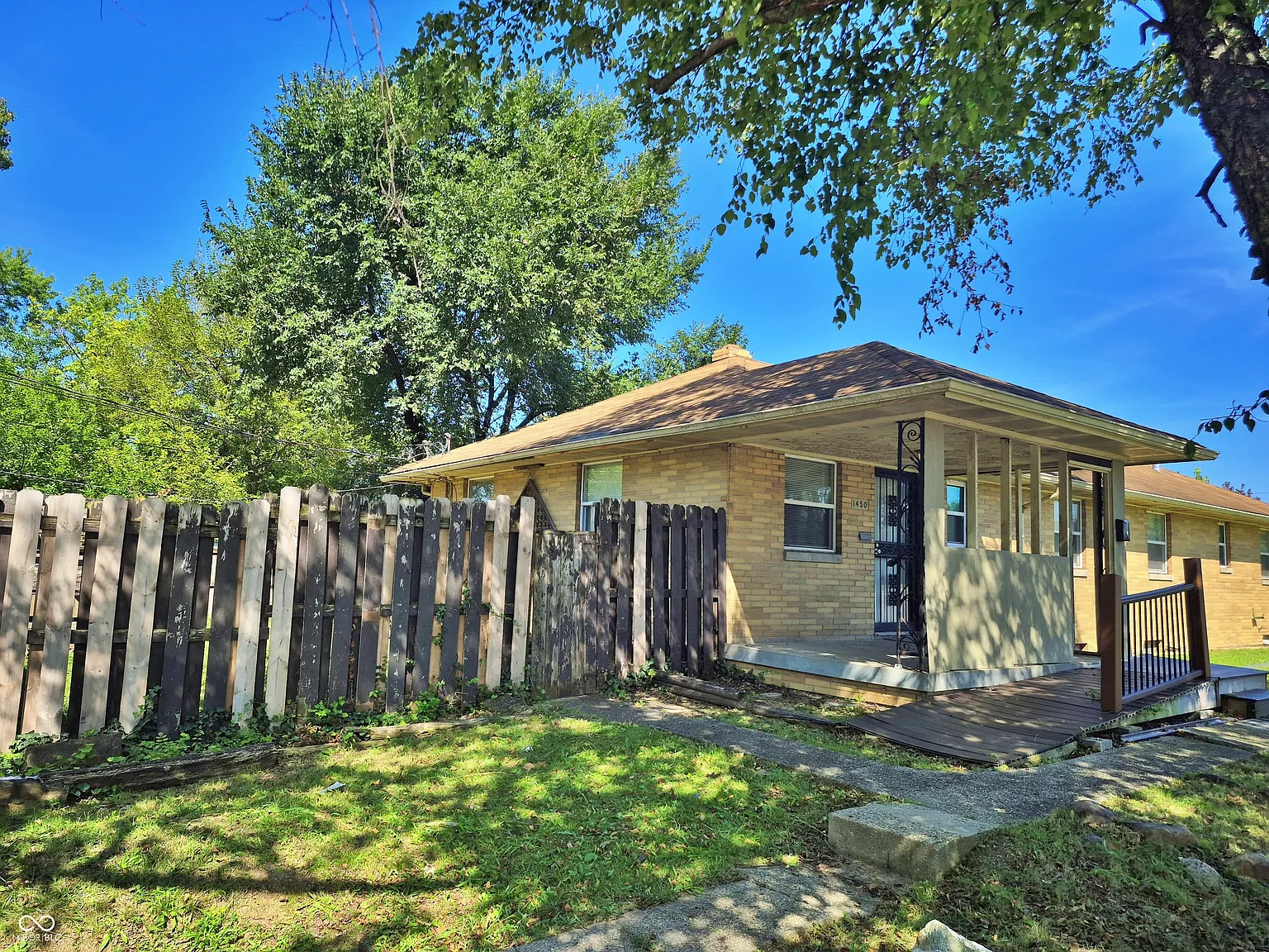 2 bed, 1.0 bath, 750 sqft, $949 — Photo 2
