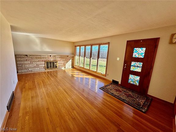 3rd image of 137 Pearl Dr