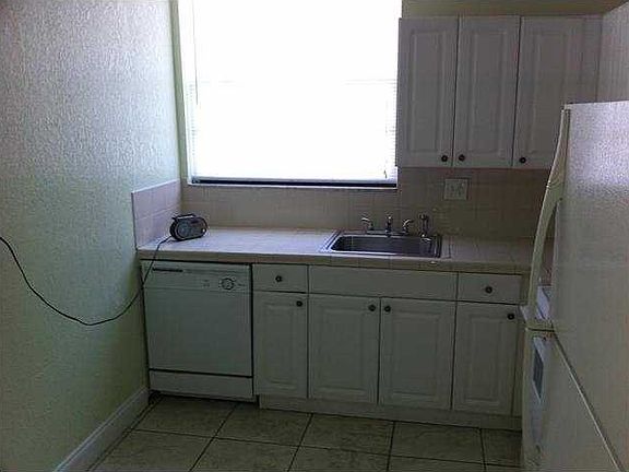 5th image of 1744 NW 55th Ave APT 202