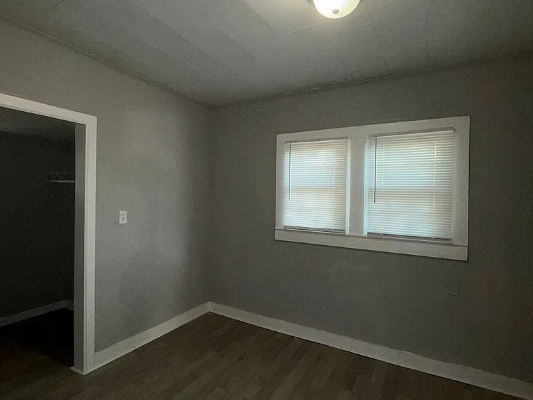 322 S Liberty St — Photo 7