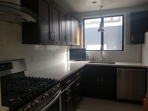 4th image of 415 Westmoor Ave #1