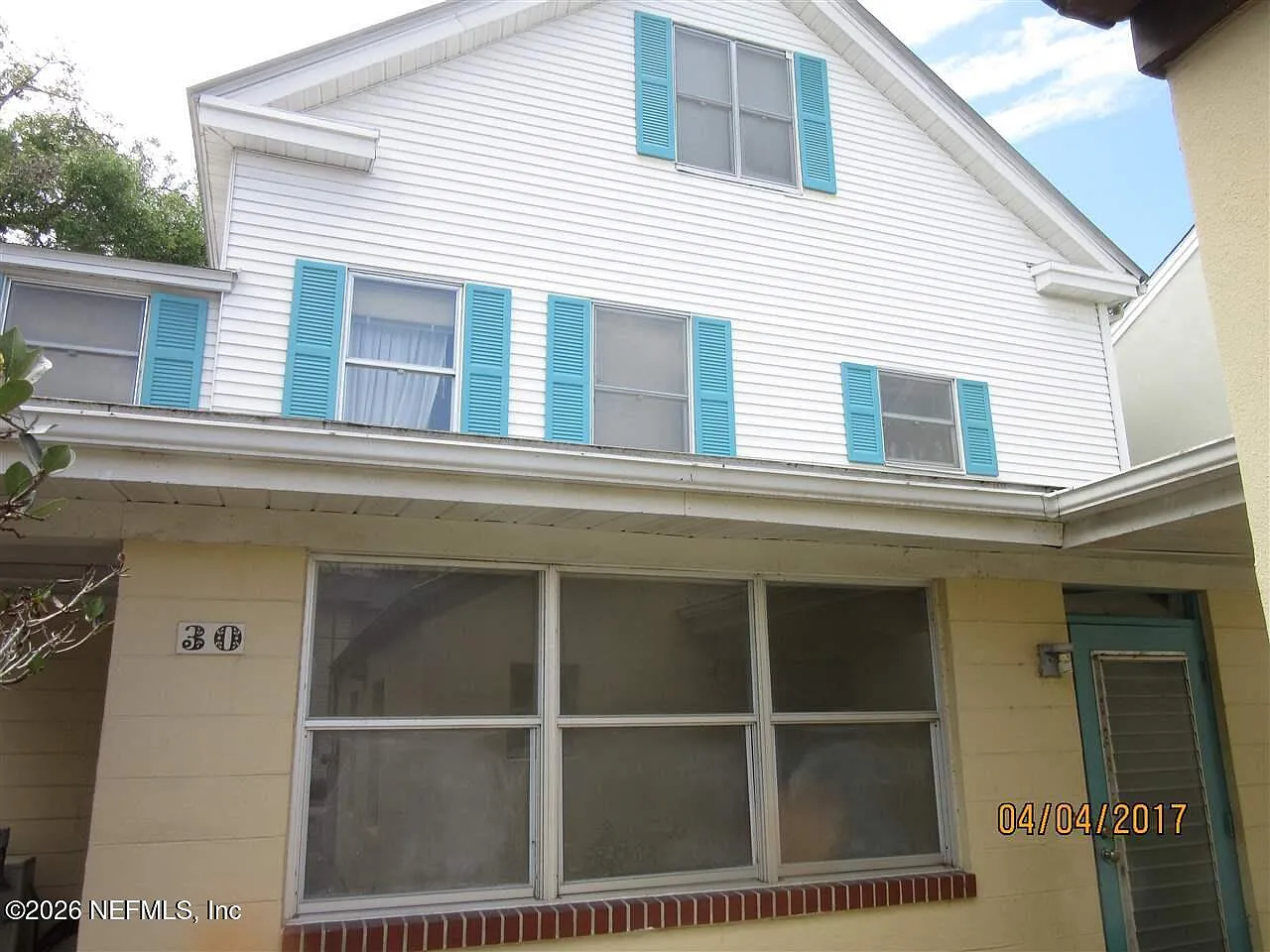 3 bed, 3.0 bath, 2000 sqft, $2,600 — Photo 3
