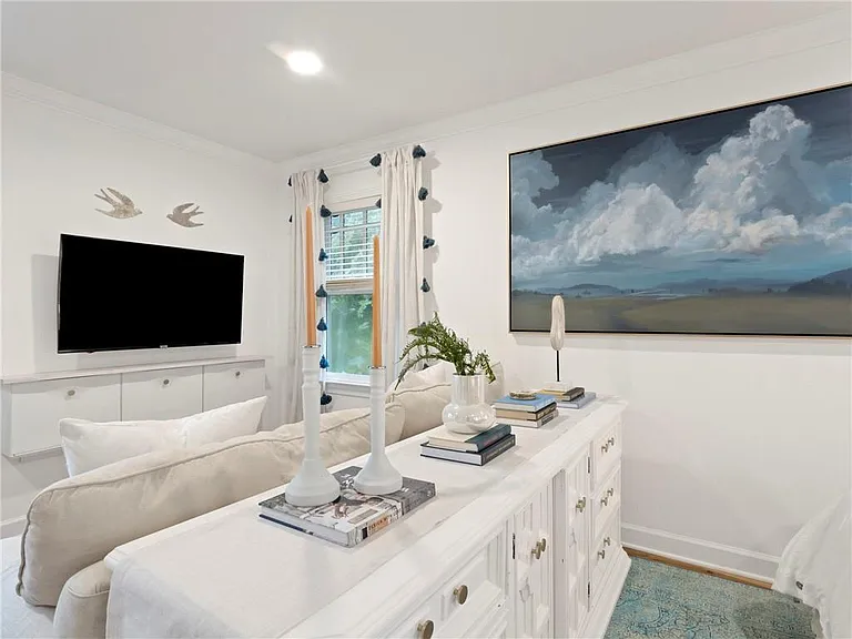 325 Sinclair Ave NE — Photo 14