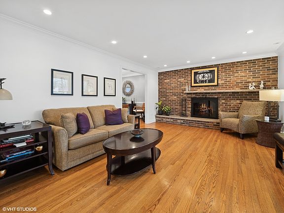 5th image of 1534 N Pine Ave