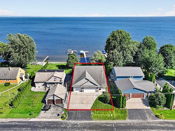 3rd image of 4666 Island View Dr