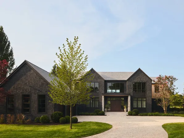 https://photos.zillowstatic.com/fp/6f4a1534fa6c6b286b605f81cd7cf92f-p_e.webp