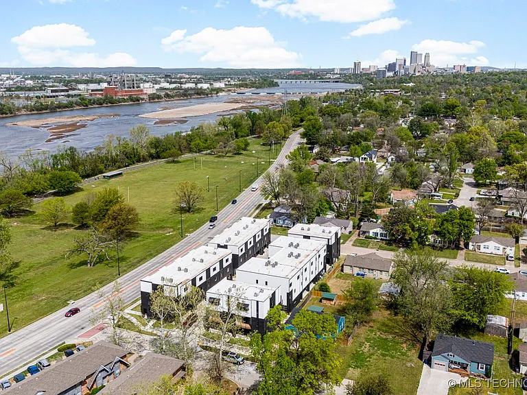 3773 Riverside Dr #3773 — Photo 49