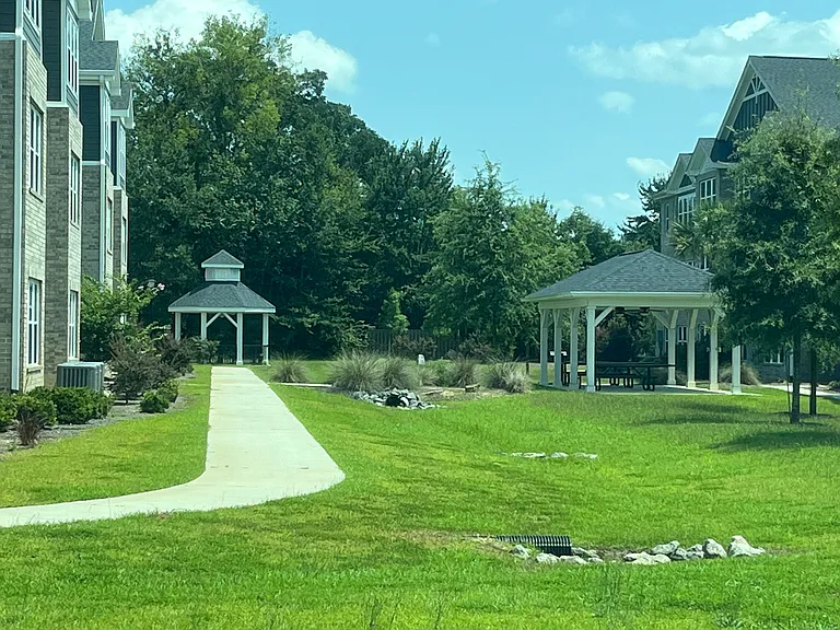 Crescent Villas — Photo 6