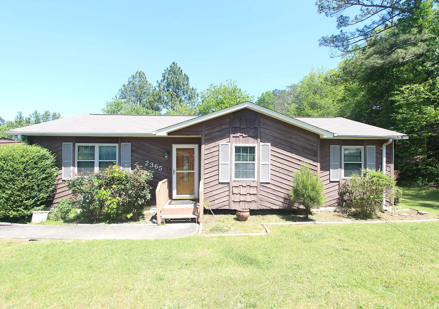 New On The Market with Fresh Updates!! Better Hurry!! — Photo 1