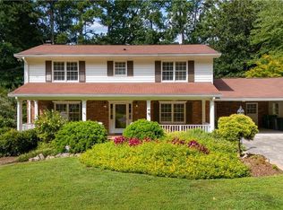 1626 Chateau Dr, Dunwoody, GA 30338