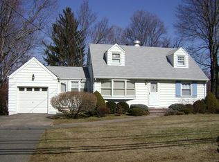 12 Hanover Ave, Whippany, NJ 07981