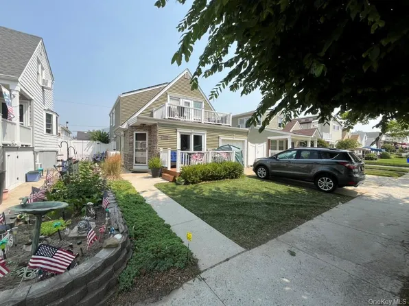 551 W Walnut St, Long Beach, NY 11561
