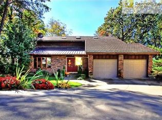 4020 NW Claymont Dr, Kansas City, MO 64116