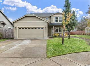 131 Taylor Pl, Cottage Grove, OR 97424