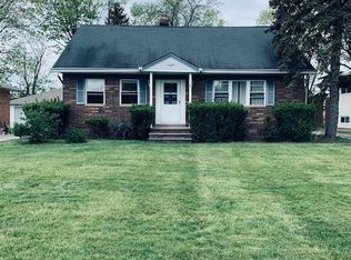 5892 White Pine Dr, Bedford Heights, OH 44146