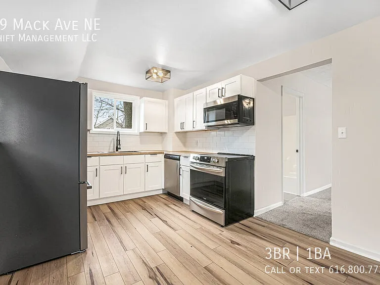 59 Mack Ave NE — Photo 4
