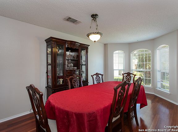 3rd image of 1307 Whitegate