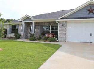 204 Mission Crest Cir, Lindale, TX 75771