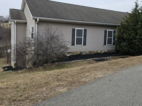 21 Little Oak Rd, Leicester, NC 28748