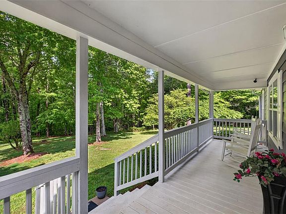 5th image of 195 Phillips Dr